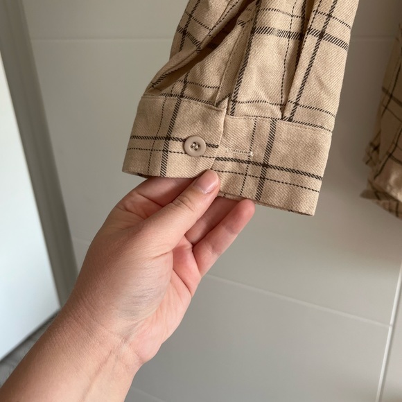 Boohoo Tan Plaid Button Up - US 14 - Picture 8 of 8